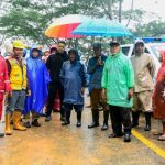 Wabup Manggarai Pantau Longsor KM 32 Jalur Ruteng–Reo, Warga Diminta Waspada IMG-20260113-WA0119