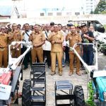 Bantu Petani Hemat Waktu dan Biaya, Pemkab Manggarai Serahkan 51 Unit Alsintan